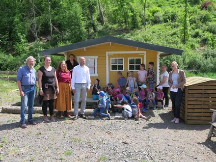 Spendenübergabe beim Waldkindergarten