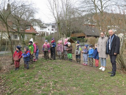 Spendenübergabe an den Waldkindergarten Sinn