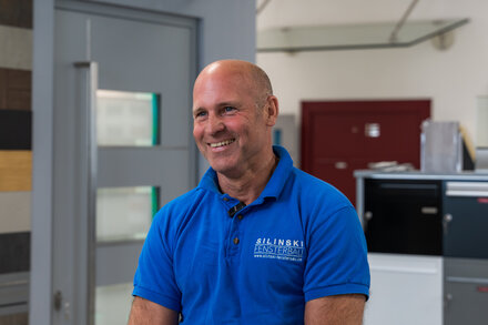 Christian Silinski, Managing Director of Silinski Rolladen GmbH, combines many years of experience with technical expertise and a clear focus on future-ready solutions.