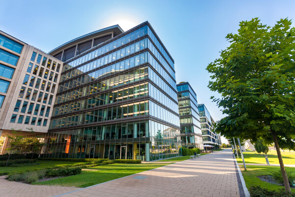 Gebouwautomatisering op het hoogste niveau: SMI 3.0-aandrijvingen van Becker maken nauwkeurige besturing, betrouwbare terugmelding en hoge energie-efficiëntie mogelijk.