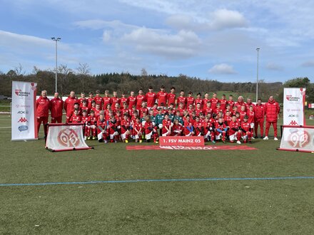 75 Kinder nahmen in diesem Jahr am Fußballcamp auf dem Sportplatz in Fleisbach teil.